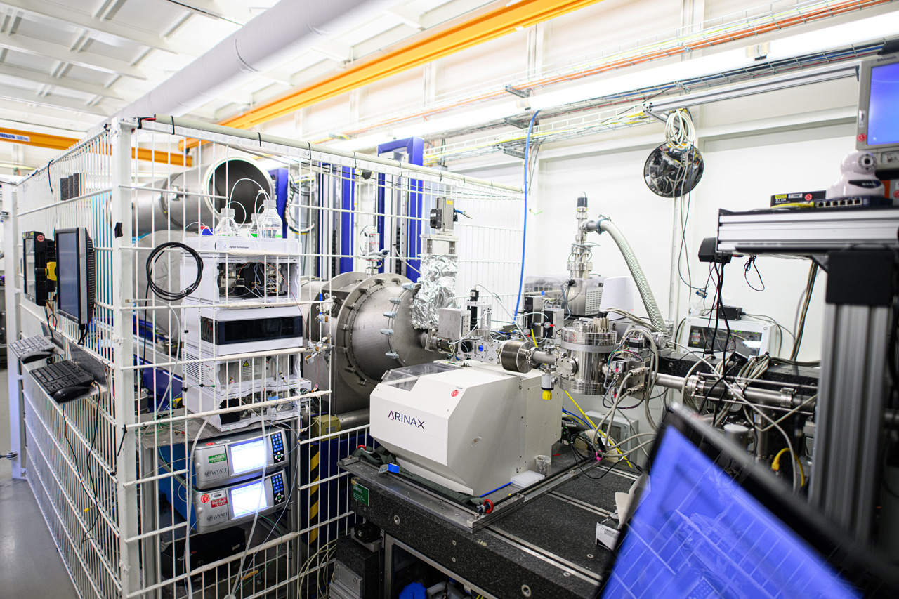 BioNTech untersuchte an dieser Beamline P12 in Kooperation mit der Universität Mainz Nanolipide, die Träger des berühmten mRNA-Impfstoffs.