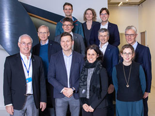 Parliamentary State Secretary Mario Brandenburg visits DESY